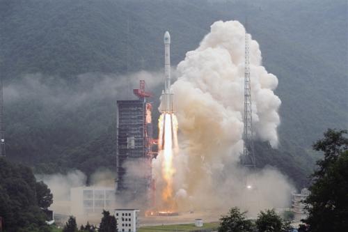 中国首颗中学生科普卫星发射升空